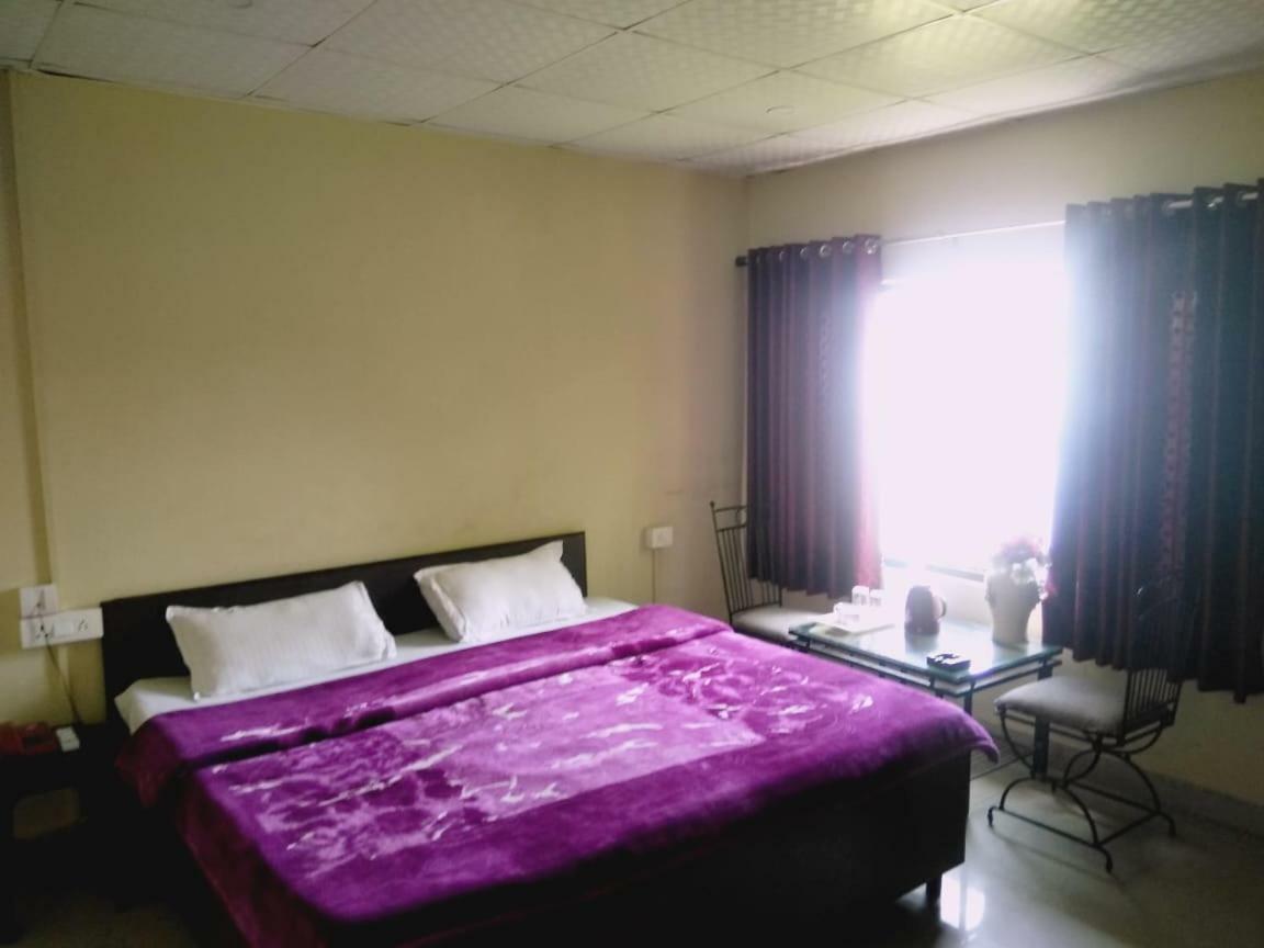 Hotel Gulmarg Mussoorie Bagian luar foto