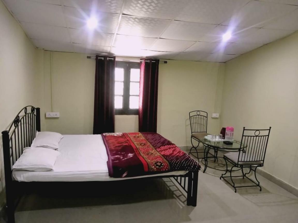 Hotel Gulmarg Mussoorie Bagian luar foto
